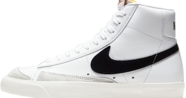 Nike Women’s Sneaker, Medium